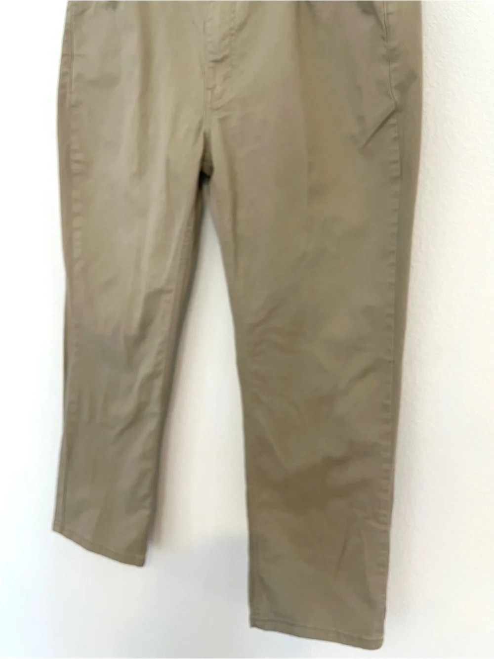 Levi's 514 Men's 38x29 Khaki Straight-Leg Jeans